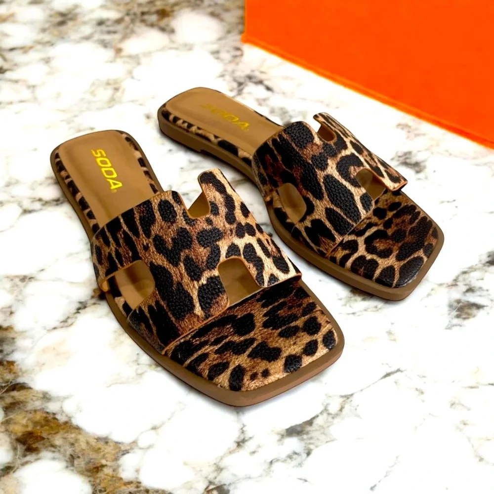 LEOPARD LUXE SLIP ON OPEN TOE X SHAPED SANDAL LIGHTLY PADDED - Picture 2 of 8